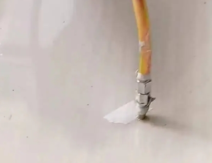 怀化市瓷砖空鼓维修公司专业解答在瓷砖铺贴过程中，如果使用的砂料过粗（如全部使用了粗砂），可能会导致以下问题